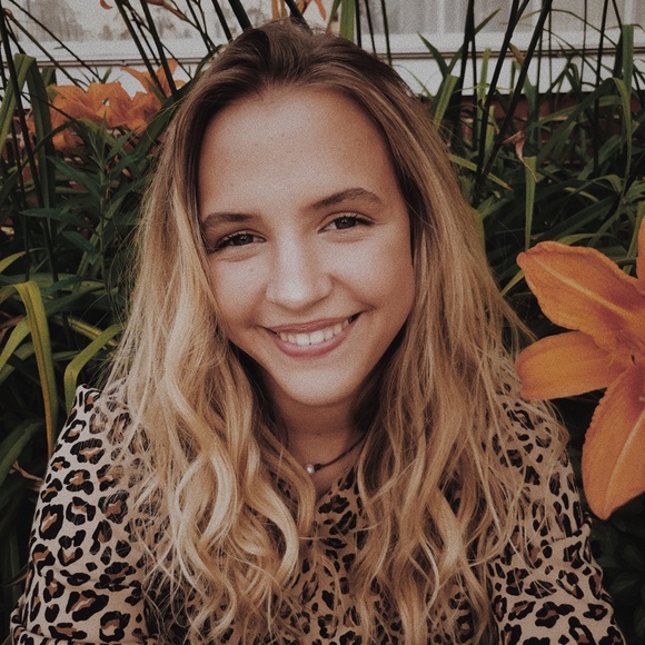 Meet your Posher, Abby - Picture 1 of 1